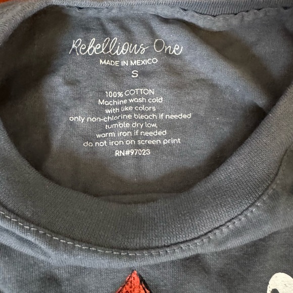 Rebellious One Juniors' New York Rose Graphic Cotton T-Shirt Size Small NWT - Picture 9 of 9